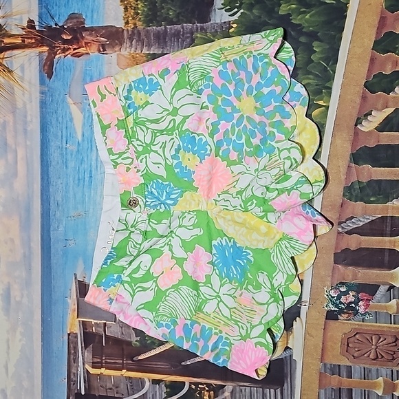 Lilly Pulitzer Colorful Floral‎ Buttercup Shorts 00 - Picture 1 of 6